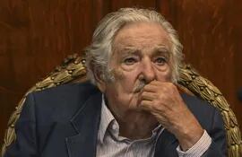 El expresidente de Uruguay, José Mujica, durante una condecoración del gobierno de Colombia.  (AFP)