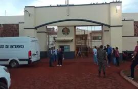 La entrada de la Penitenciaría Regional de Pedro Juan Caballero.