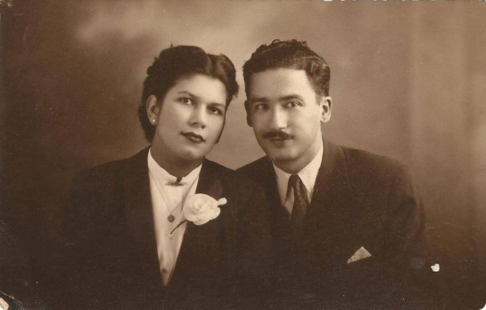 En 1952, Bracho se casó con la doctora Nélida Aquino, quien lastimosamente también falleció hace unos días.