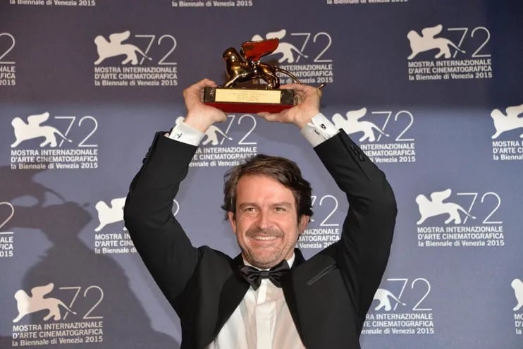 Tras convertirse en el primer latinoamericano en ganar el León de Oro, el cineasta venezolano Lorenzo Vigas regresa a Venecia con "La Caja", su nueva película.