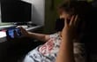 Según la Vanguardia, en España se estima que el 21% de los adolescentes es adicto a la red y casi la mitad reconoce que tiene "un contacto activo" cada 15 minutos.