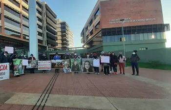 Familiares y amigos de la joven Raquel Miranda realizaron varias manifestaciones hasta llegar a la condena; sin embrago, la Cámara de Apelaciones decidió revocar la sentencia.