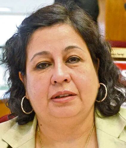 Senadora Esperanza Martínez (Frente Guasu), presidenta de la comisión de Hacienda, abogó por la aprobación del Convenio.
