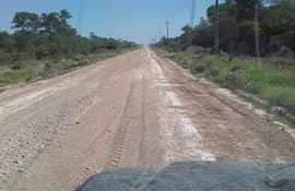 Raspaje de camino zona María Auxiliadora - Toro Pampa del distrito de Fuerte Olimpo.