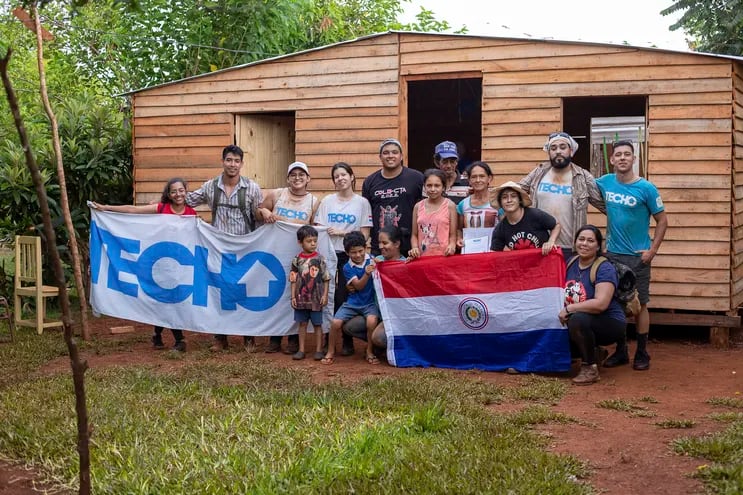 Como todos los años, TECHO Paraguay se encuentra preparando su construcción de semana santa, donde invitan a más de 500 jóvenes a participar de la actividad, involucrándose con la realidad de su país y compartiendo con familias de asentamientos populares.
