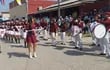 A pesar del intenso calor, los estudiantes del distrito se lucieron durante el desfile en homenaje a Fuerte Olimpo.