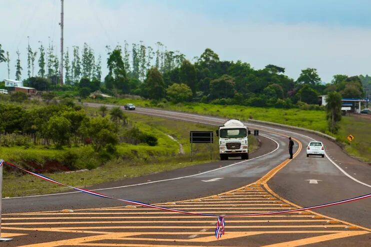 El MOPC inauguró la ruta San Juan Nepomuceno - ruta PY06, que tuvo un sobrecosto de casi 26 millones.