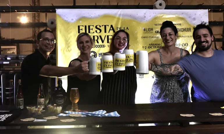 Mauricio Cáceres, Andrea Hüther, Jackie Martínez, Tatiana Genovesa y Jorge Duarte anunciaron la Fiesta de la Cerveza Asunción.
