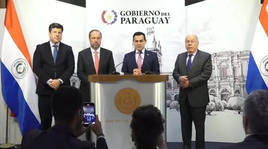 Los ministros paraguayos Rubén Ramírez y Javier Giménez, brindaron una conferencia de prensa junto con el canciller brasilero y el ministro de Minas y Energías del mismo país.
