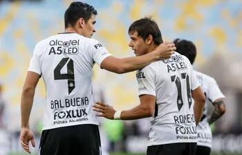Fabián Balbuena (i) y Ángel Romero (d), nuevamente juntos en Corinthians.