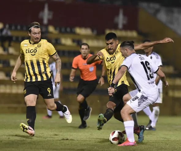 Guaraní y Libertad jugarán el clásico del domingo en Dos Bocas