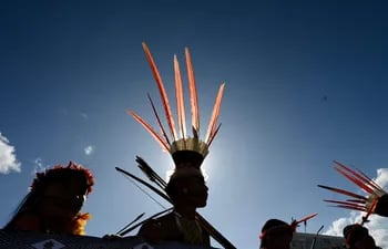 Indígenas brasileños protestan en el marco del juicio sobre el "marco temporal" sobre tierras ancestrales, el pasado miércoles en Brasilia.