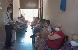 Pacientes oncológicos gastan millones de guaraníes al mes para recibir atención en el Incan.
