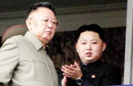 el-mandatario-norcoreano-kim-jong-il-fallecio-en-diciembre-de-2011-y-su-hijo-kim-jong-un-quien-heredo-la-presidencia-del-pais-durante-un-des-213718000000-1753096.jpg