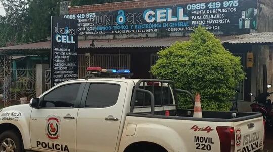 Investigan robo a mano armada perpetrado esta mañana en Edelira, en un local de electrónica.