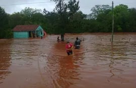 viviendas-inundadas-por-lluvias-en-encarnacion-95043000000-1137669.jpg