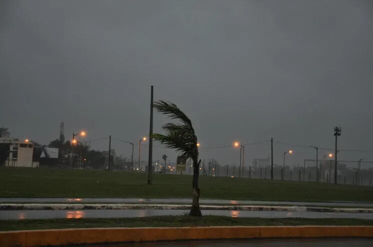 Fuete viento en la Costanera de Asunción.