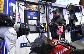 Petropar anunció que subirá sus precios de combustibles desde el próximo viernes.