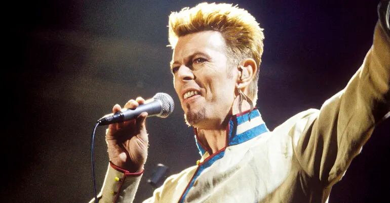 El camaleónico David Bowie desarrolló una prolífica carrera, poniendo su talento en las diferentes ramas del arte.
