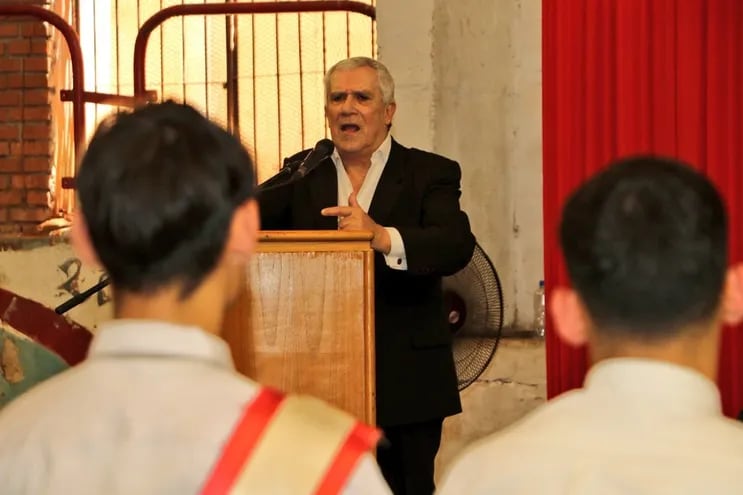 Horacio Galeano Perrone durante su discurso como director general del Colegio Nacional de la Capital (CNC).