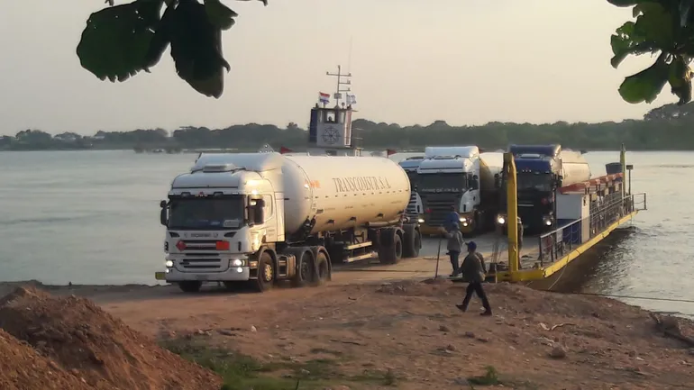 Cuatro vehículos con carga de GLP fueron liberados desde Argentina.