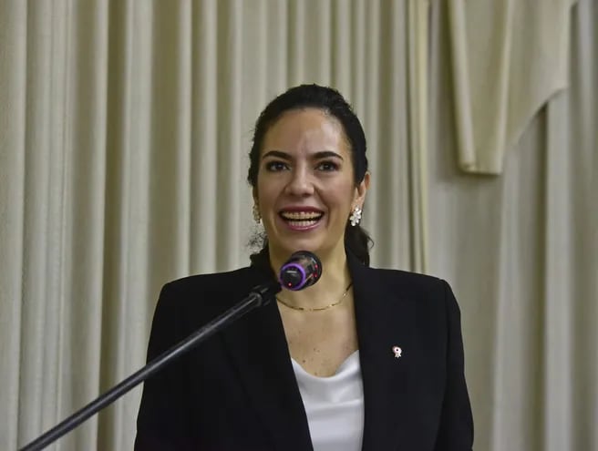 Claudia Centurión, ministra de Obras Públicas.