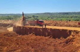 Recién ahora inician las excavaciones para la planta de tratamiento cloacal de Caacupé.