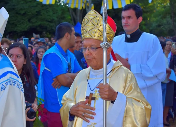 Obispo de la Diócesis de Villarrica, monseñor Adalberto Martínez Flores.