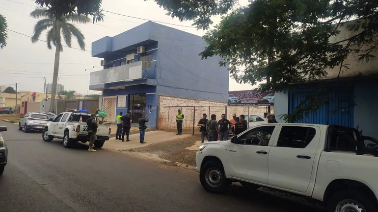 Un hombre fue atacado a tiros en plena vía pública del barrio General Díaz de Pedro Juan Caballero