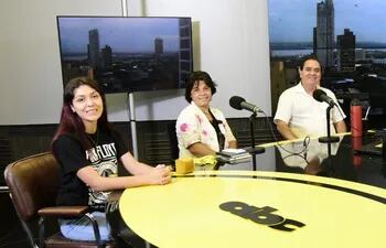 Valeria Zayas, Francisca Monges y Miguel Marecos expusieron sus opiniones en el programa Contacto ciudadano.