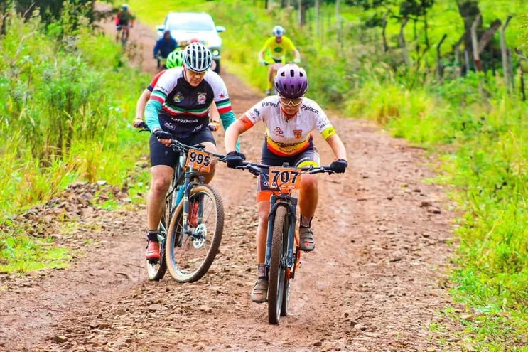 Competencia de ciclismo en Villarrica.