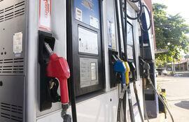 Emblemas privados anunciaron que reajustarán precios de combustible desde esta semana.