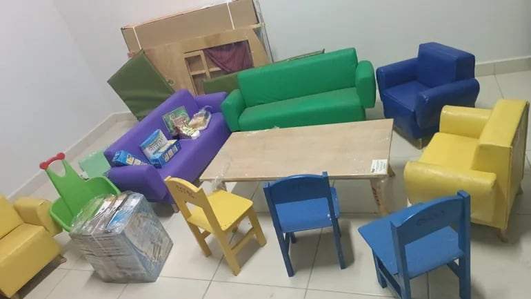 El Ministerio de la Niñez y la Adolescencia entregó el primer lote de los mobiliarios para equipar los centros.