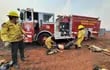 Los bomberos de Minga Guazú reanimaron a un colega que se desvaneció durante la tarea de combate a un incendio.