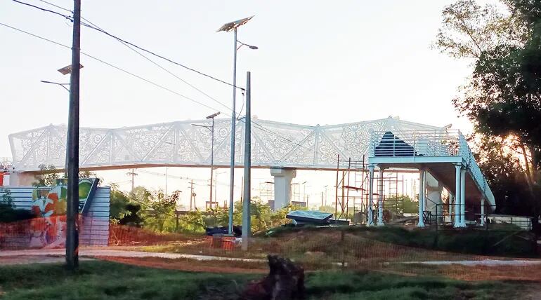 El MOPC pagará US$ 2,1 millones a Engineering por la pasarela “ñandutí”, que no debería costar más de US$ 500.000, según técnicos.