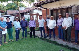 Pequeños productores de tambo de Ñeembucú denunciaron el despojo ilegal de sus tierras por parte de la familia del senador Víctor Ríos.