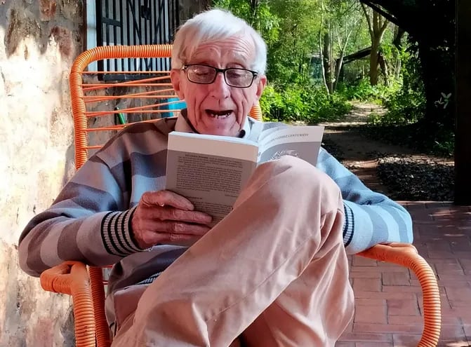 El escritor y poeta Gregorio Gómez Centurión será distinguido por la Academia de la Lengua Guaraní.