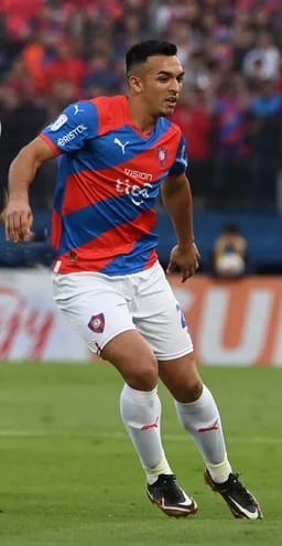 Alfio Oviedo Álvarez (18 de diciembre de 1995), llegó a los 100 partidos con la casaca de Cerro Porteño.