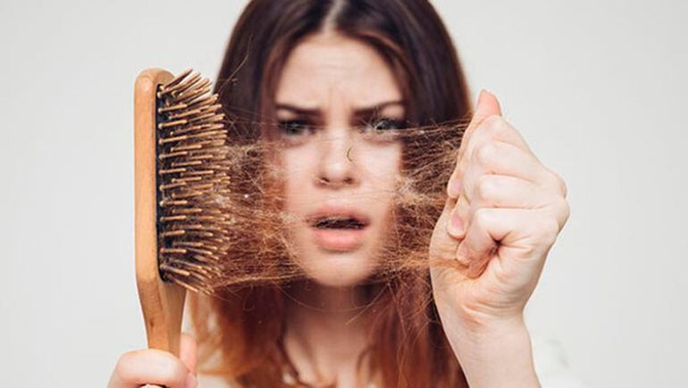 La caída del cabello puede ser una gran  preocupación para muchas mujeres.