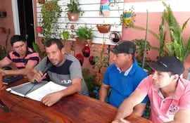 Dirigentes campesinos de la zona de Canindeyú.