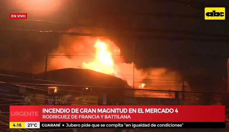 Captura de pantalla de la transmisión de ABC TV del incendio en el Mercado 4.