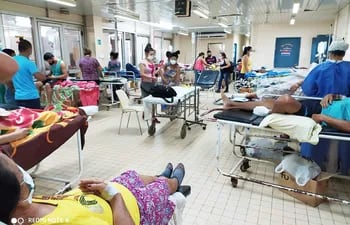 El Hospital Nacional está sobrecargo de pacientes polivalentes y ya hay enfermos que son atendidos en camillas.