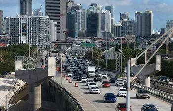 LA carretera I-95 de la ciudad d Miami, Florida.
