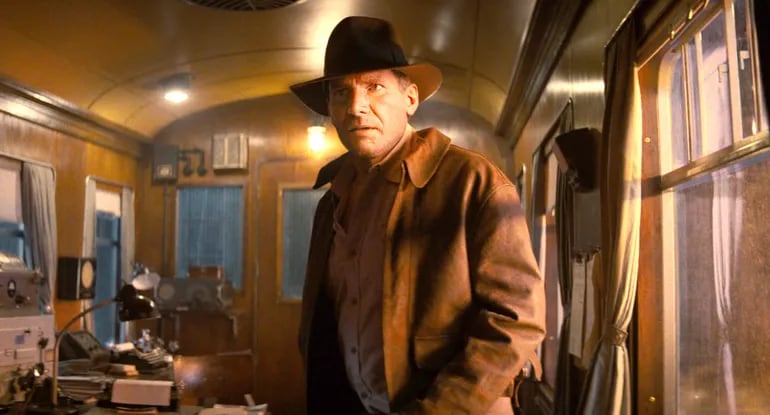 Harrison Ford vuelve a encarnar a Indiana Jones en la quinta edición de esta saga que se tomó varios años para continuar.