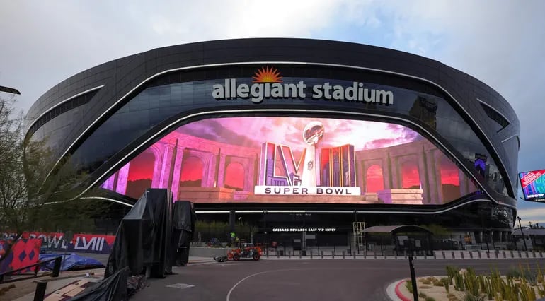 Sensacional vista del Allegiant Stadium de Las Vegas, escenario de la final del Súper Bowl. AFP