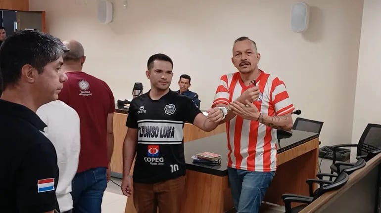 Por el brutal ataque a la familia, Rafael Esquivel, alias Mbururú (de remera albirroja), fue condenado a 10 años de prisión.