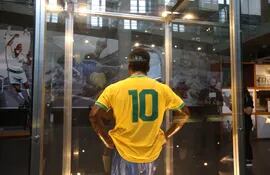 Fotografía del Museo Pelé, dedicado a su amplia carrera futbolística, hoy, en Santos (Brasil).