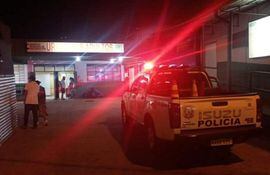 Los heridos fueron trasladados en una patrulla de la policía hasta el hospital regional de Encarnación.