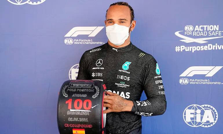 El británico Lewis Hamilton logró otro récord en la Fórmula 1, su “pole” número 100, al mando de un Mercedes.
