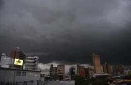 Las lluvias y tormentas podrían tornarse intensas, según advierte Meteorología.